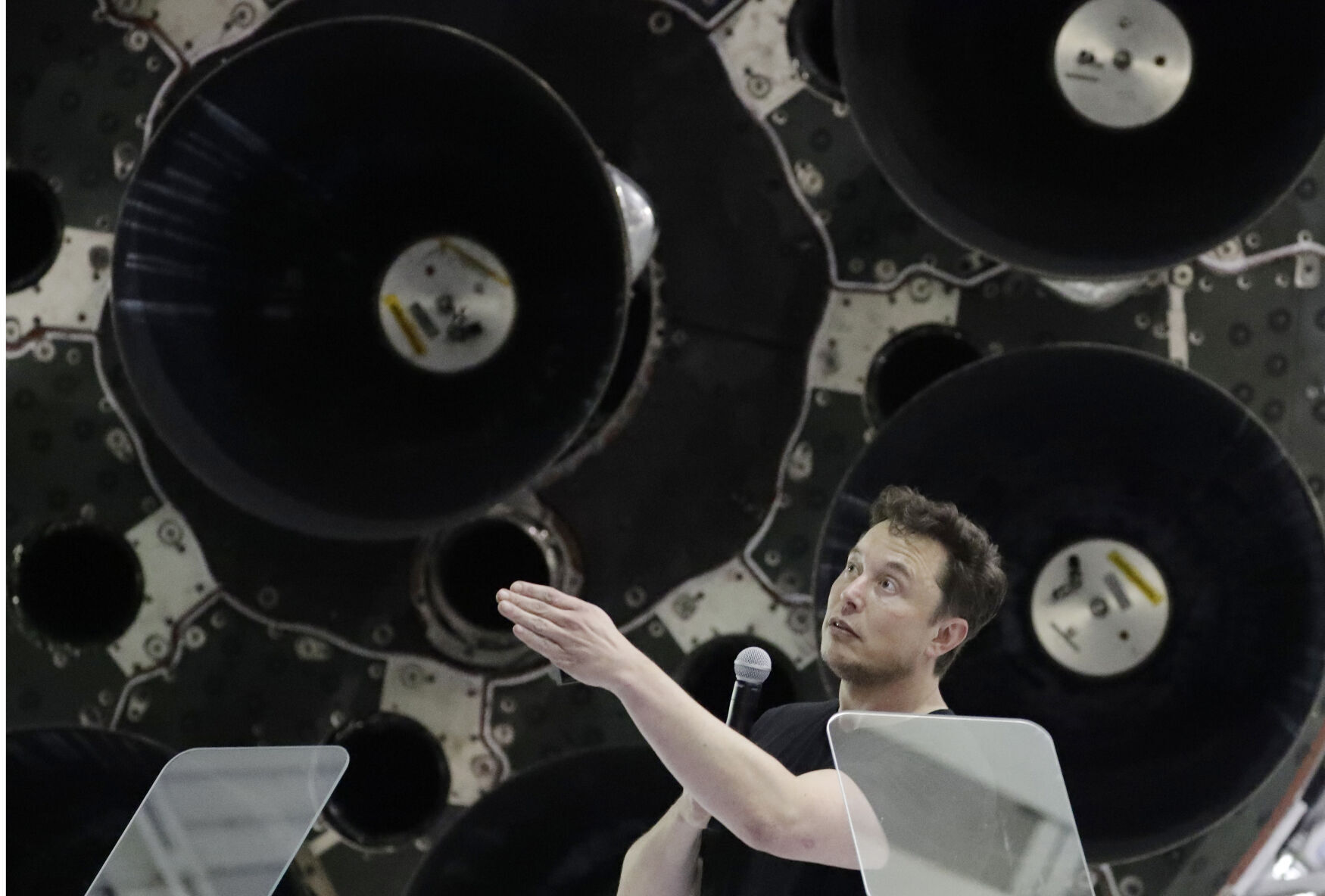 2018: SpaceX Moon